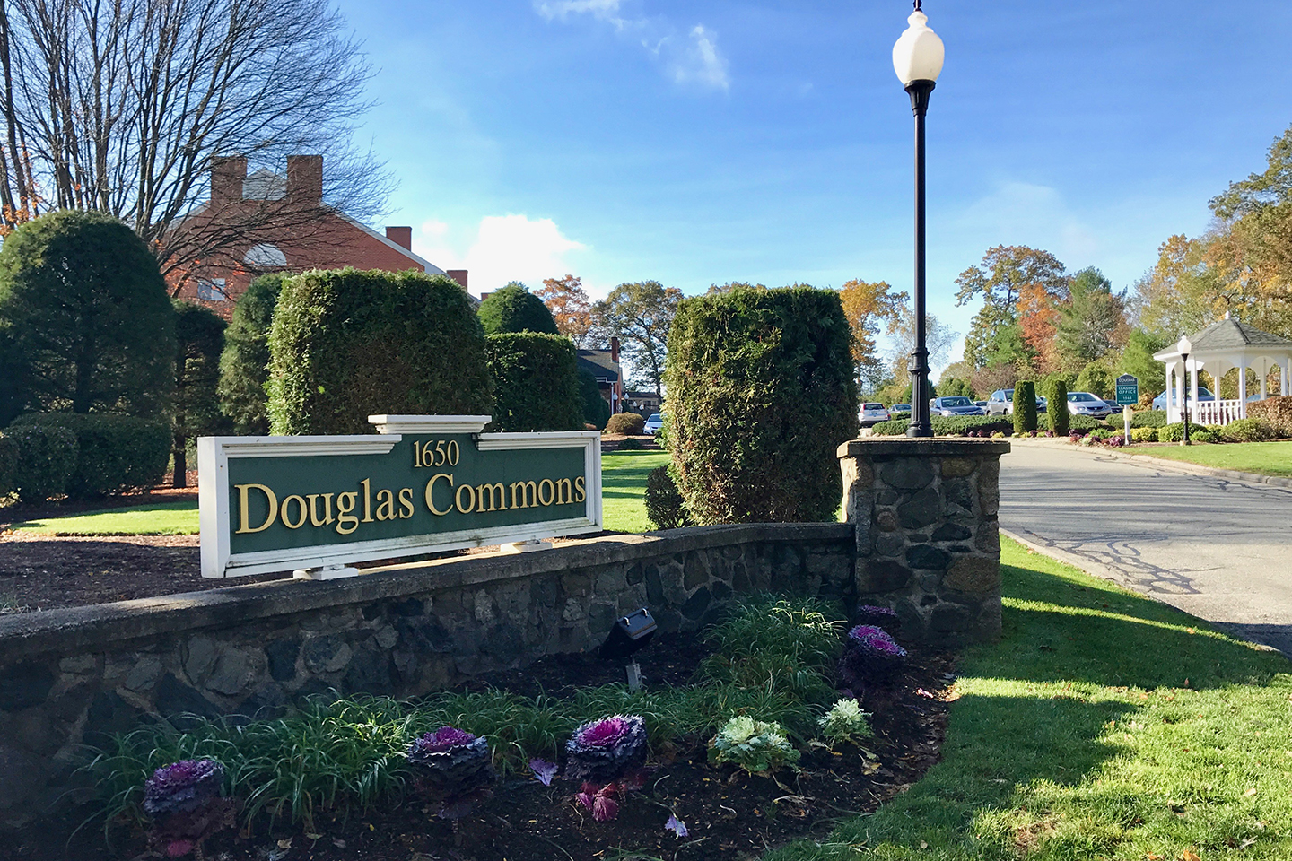 Douglas Apartments: Douglas Apartment Rentals in North Providence, RI
